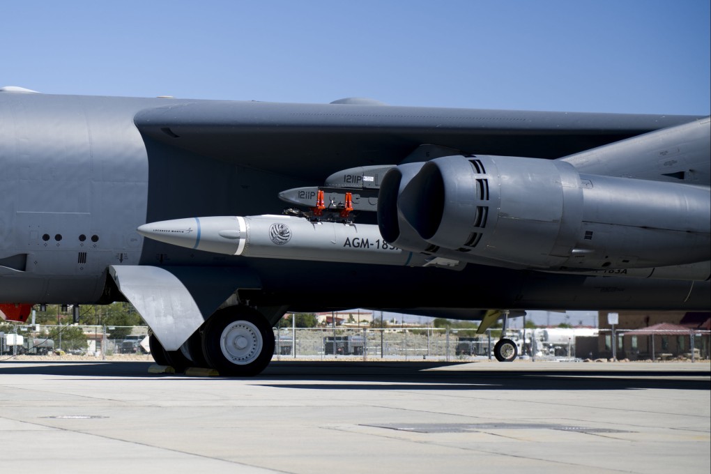 A B-52H Stratofortress is prepared before a flight test of the AGM-183A Air-launched Rapid Response Weapon Instrumented Measurement Vehicle 2 off the coast of California in August 2020. Photo: US Air Force