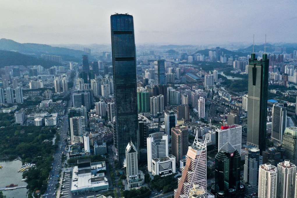 A rising number of people in Shenzhen have been commiserating on lay-offs and pay cuts in a weakened business environment. Photo: Martin Chan