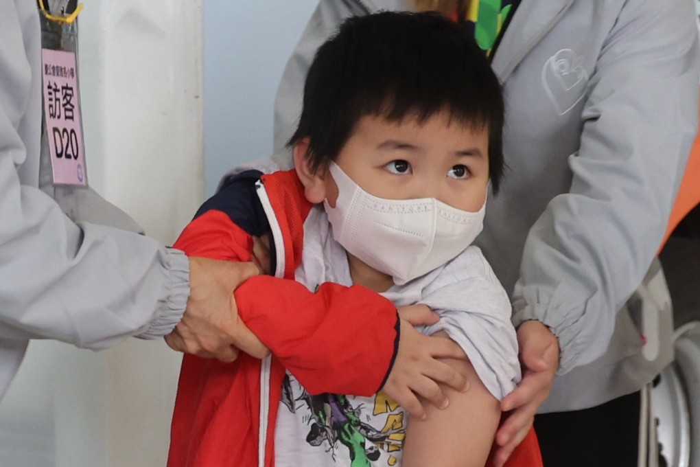 A source has said the government’s vaccine committee is set to approve reducing the age of coronavirus vaccine recipients in a meeting next month. Photo: May Tse