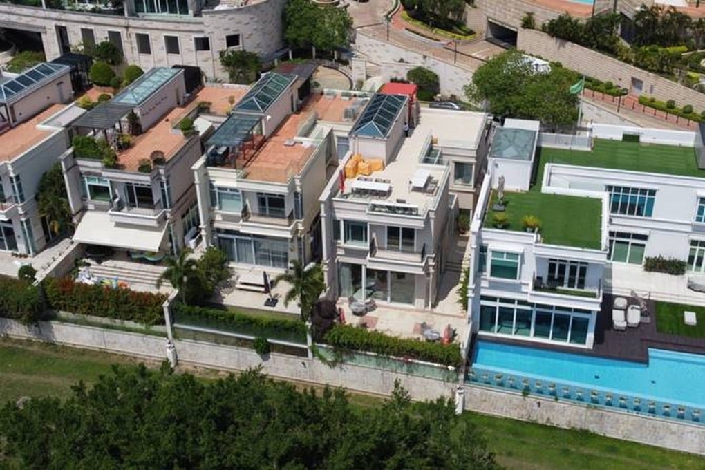 House 17 (second from right) at the Bel-Air Residences in Pok Fu Lam, near the Bel-Air Apartments in Cyberport, sold for a record HK$363 million after the foreclosed villa was put on the market by receivers. Photo: Handout