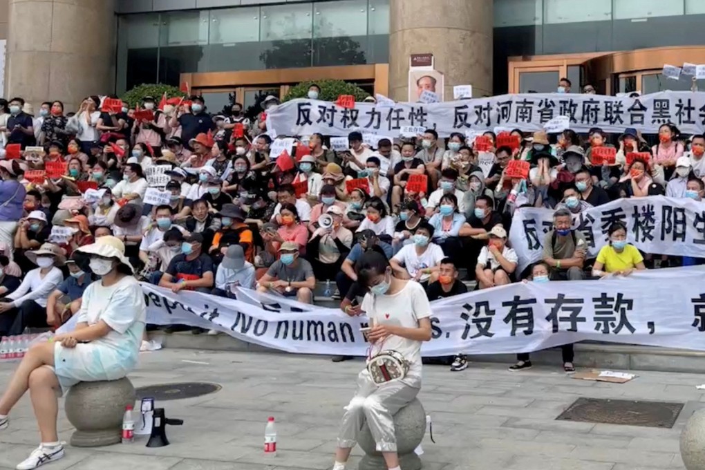 Accounts at Yuzhou Xinminsheng Village Bank, Shangcai Huimin County Bank, Zhecheng Huanghuai Community Bank and New Oriental Country Bank of Kaifeng in Henan province and Guzhen Xinhuaihe Village Bank in the Anhui province have been frozen since April 18. Photo: Reuters