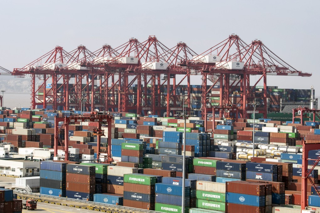 The average price of a 40-foot standard high cube container has tumbled in the United States, Europe and China since last summer. Photo: Bloomberg