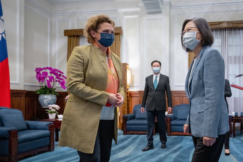 Nicola Beer pictured with Tsai Ing-wen in the presidential office in Taipei. Photo: AFP