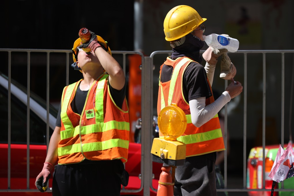 The Hong Kong government plans to refer to the Hong Kong Observatory’s heat index to formulate a more comprehensive guideline to protect outdoor workers from heat stroke. Photo: Nora Tam