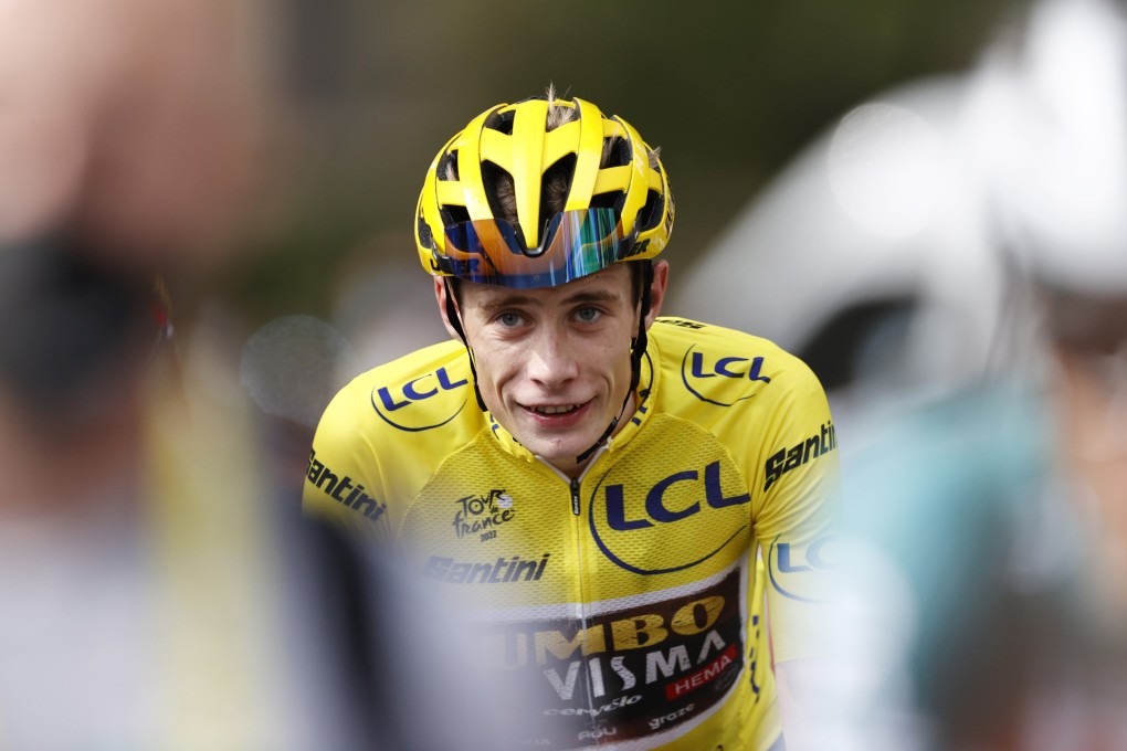 The Yellow Jersey Danish rider Jonas Vingegaard crosses the finish line of the 19th stage of the Tour de France 2022. Photo: EPA-EFE
