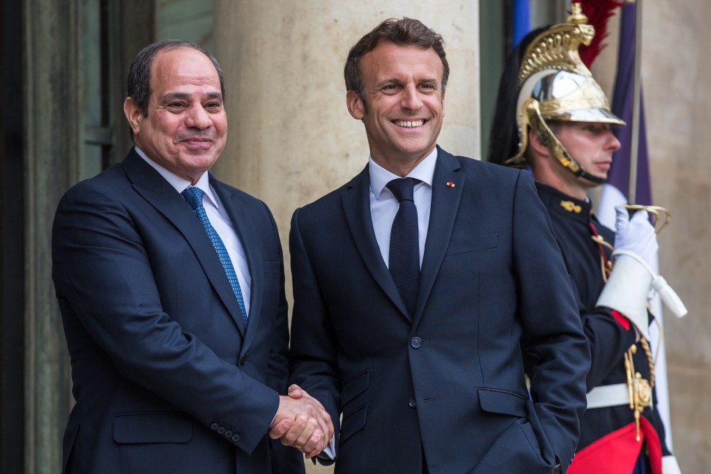 French President Emmanuel Macron, right, and Egyptian President Abdel Fattah al-Sisi at the Elysee Palace in Paris, France on Friday. Photo: EPA-EFE