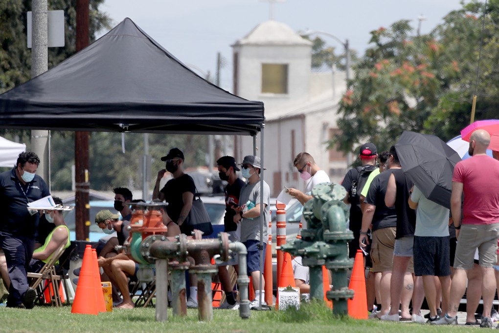 People wait in line to get vaccinated against the monkeypox virus in California on July 21. Photo: Los Angeles Times/TNS