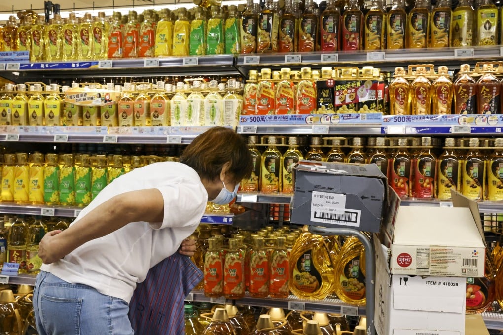 The Consumer Council warned shoppers to choose cooking oils carefully, after it found contaminants or carcinogens in some popular products. Photo: SCMP / K. Y. Cheng