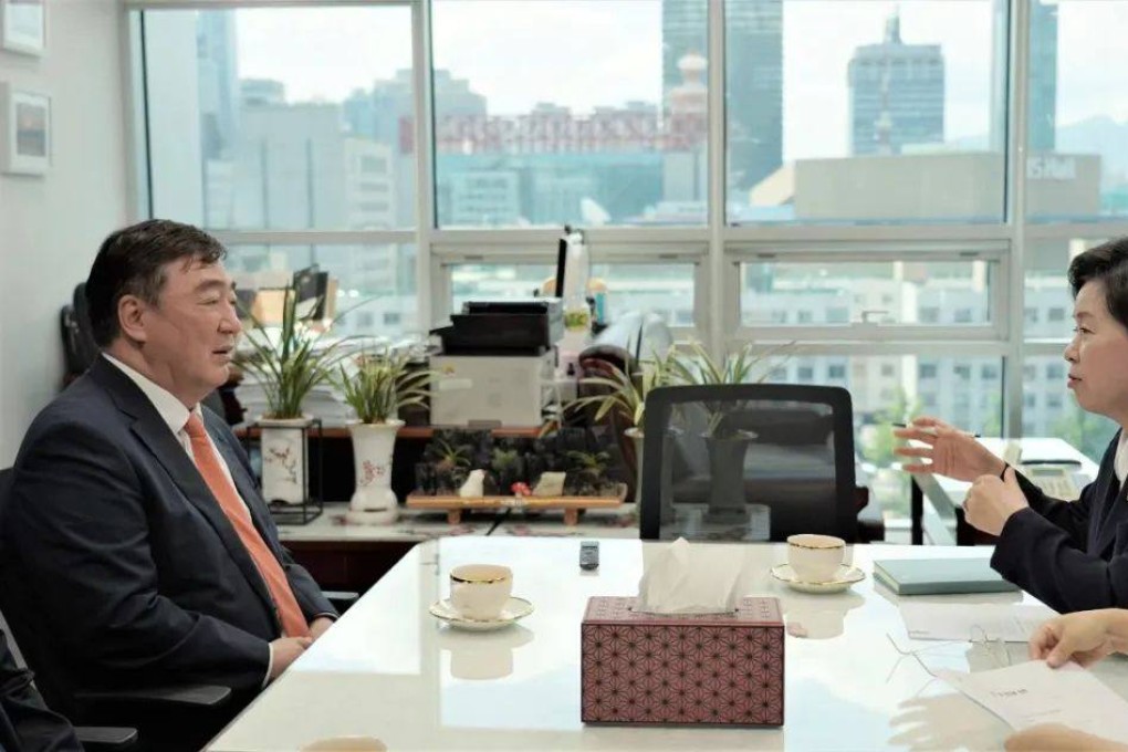 Chinese Ambassador Xing Haiming meets S Korean lawmaker Yang Hyang-ja. Photo: WeChat account of Chinese Embassy to South Korea.