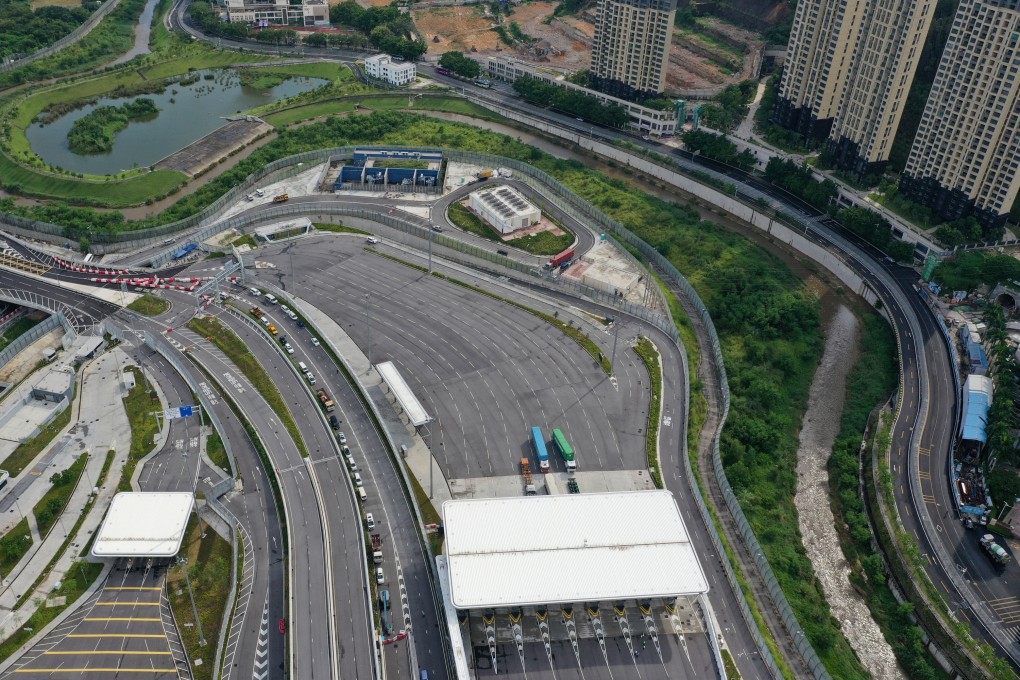 An aerial view of the Liantang Port/Heung Yuen Wai Boundary Control Point in the North District of the New Territories. To shrink the distance between Shenzhen and Hong Kong, the government should consider building a north-south rail line from the port to Siu Sai Wan. Photo: SCMP
