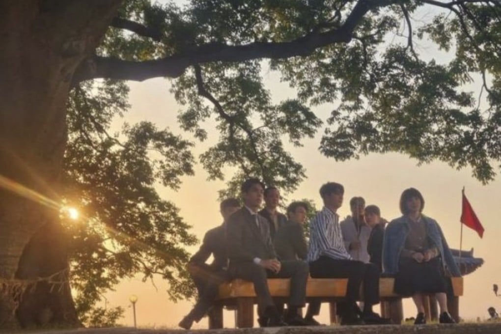 A still from Extraordinary Attorney Woo. The hackberry tree the characters are sat under has become a real-life tourist magnet. Photo: Instagram
