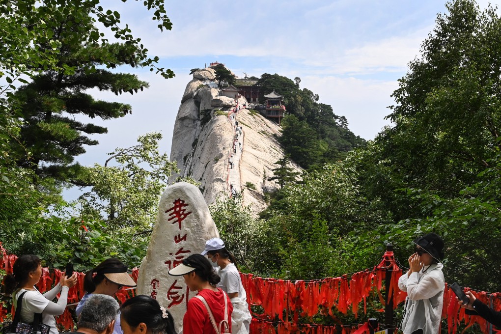 A recent surge of tourists across China is being driven by relaxed travel restrictions and efforts by local governments to balance pandemic control with economic stability. Photo: Xinhua