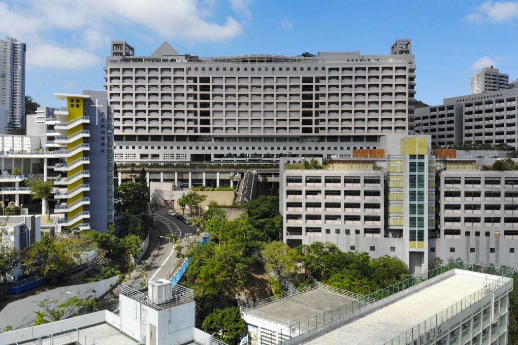 The hiker was sent by helicopter to Pamela Youde Nethersole Eastern Hospital in Chai Wan. Photo: Martin Chan