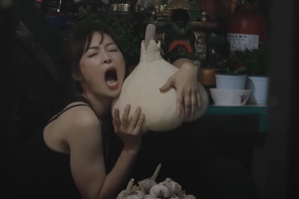 A screen grab from the advert for “Hongsan” garlic, which had been on Hongseong County’s YouTube channel for about two years before it was removed amid controversy. Photo: YouTube / 굿모닝충청_핫클릭