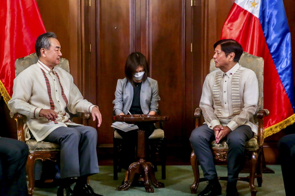 Visiting Chinese Foreign Minister Wang Yi (left) meets Philippine President Ferdinand Marcos Jnr, in Manila on July 6. Photo: Xinhua