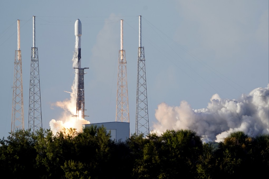 A SpaceX Falcon 9 rocket, with the Korea Pathfinder Lunar Orbiter, or KPLO, lifts off from launch complex 40 at the Cape Canaveral Space Force Station in Florida on Thursday. Photo: AP