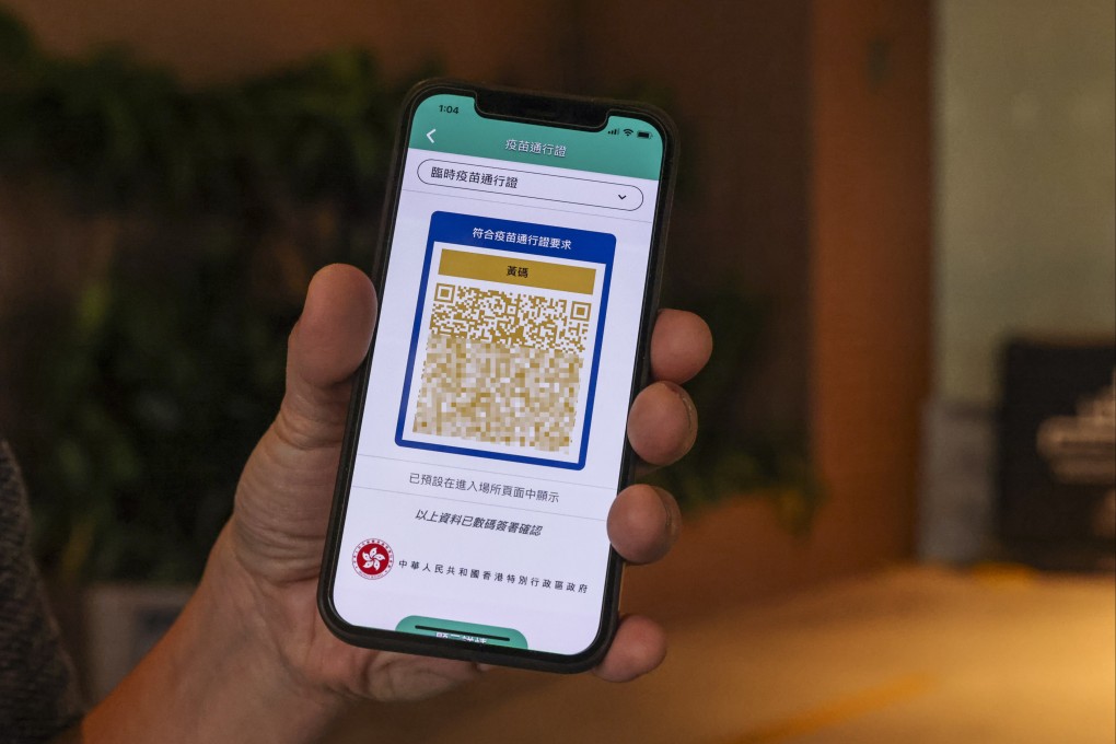 A recent inbound traveller displays an amber code on Hong Kong’s “Leave Home Safe” app. Photo: K.Y. Cheng