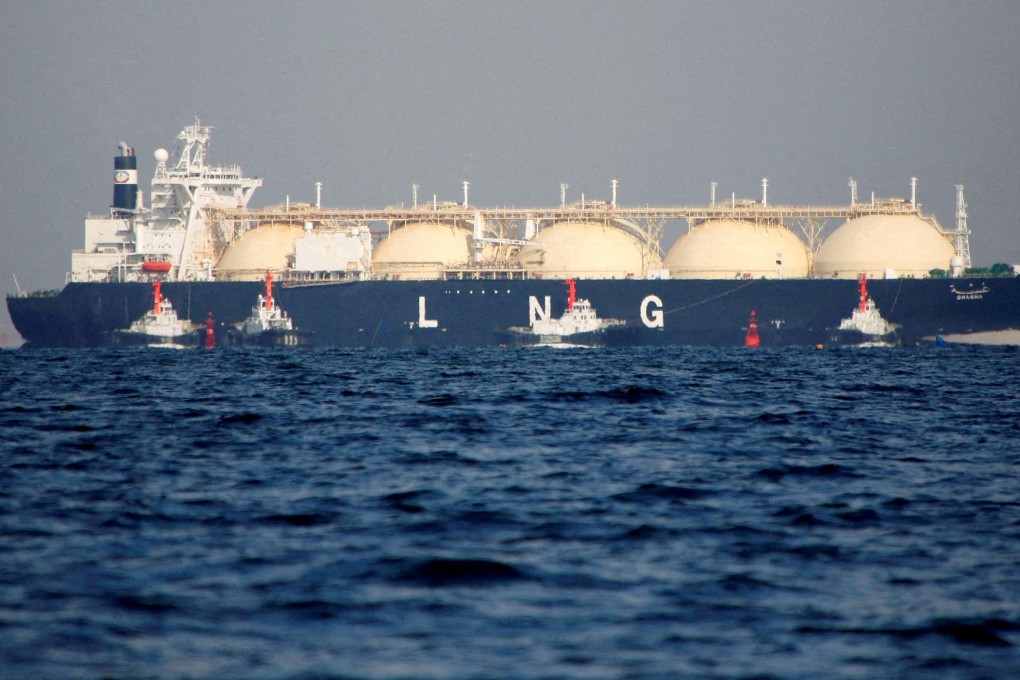 An LNG tanker is tugged towards a thermal power station in Futtsu, east of Tokyo. Photo: Reuters