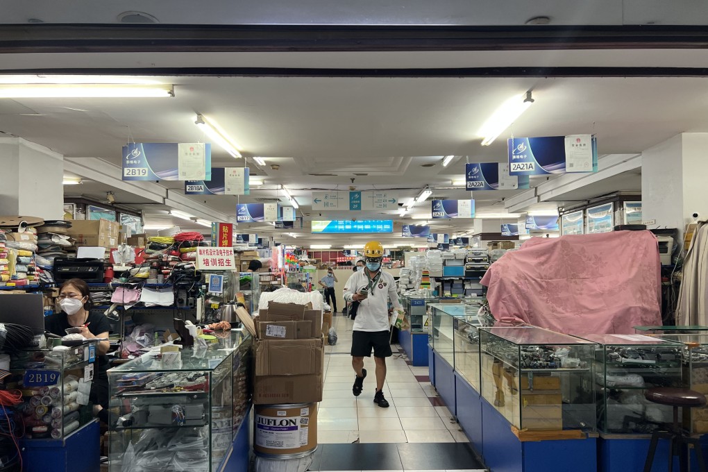 Vendors in Shanghai’s SEG Electronics market are having a hard time. Photo: Ann Cao/SCMP