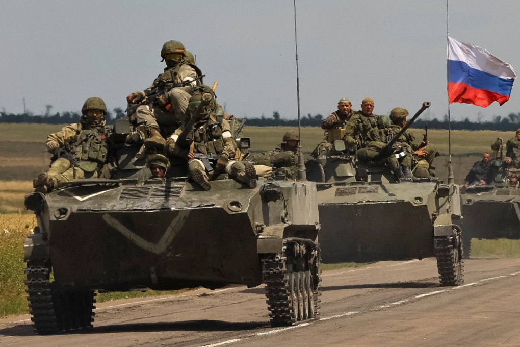An armoured convoy of Russian troops drives in Russian-held part of Zaporizhzhia region, Ukraine. Photo: Reuters/File