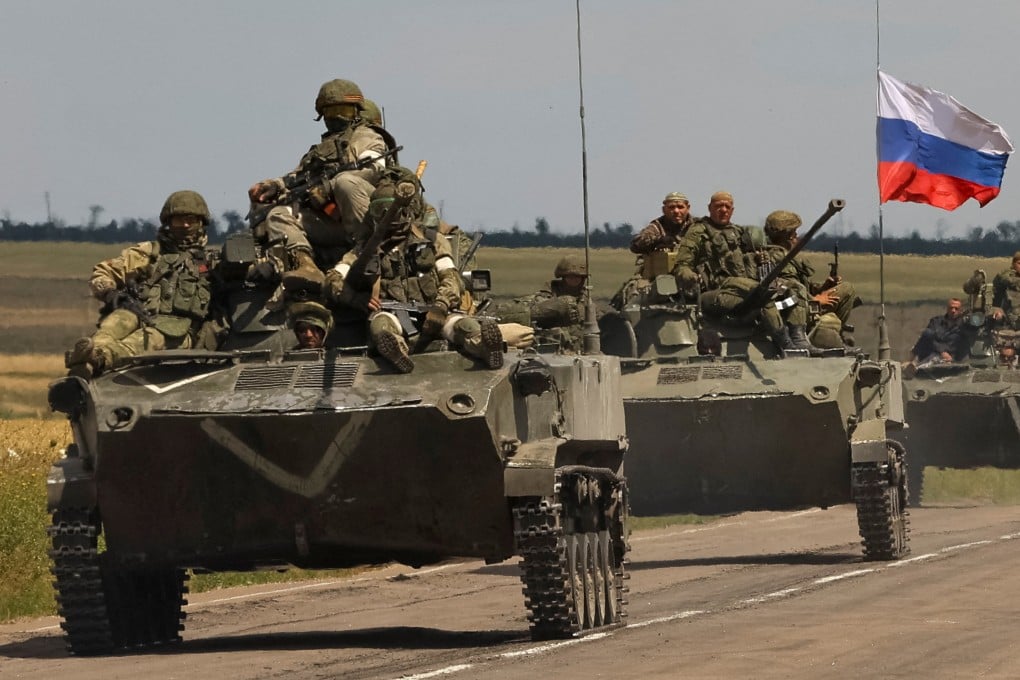 An armoured convoy of Russian troops drives in Russian-held part of Zaporizhzhia region, Ukraine. Photo: Reuters/File