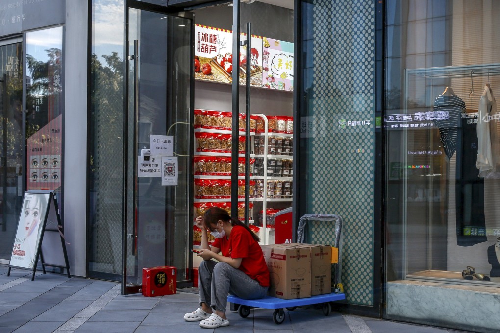 More than 4,300 stock listings in China fell on Wednesday, out of roughly 4,800, as Beijing warned of a potentially unstable economic recovery. Photo: EPA-EFE