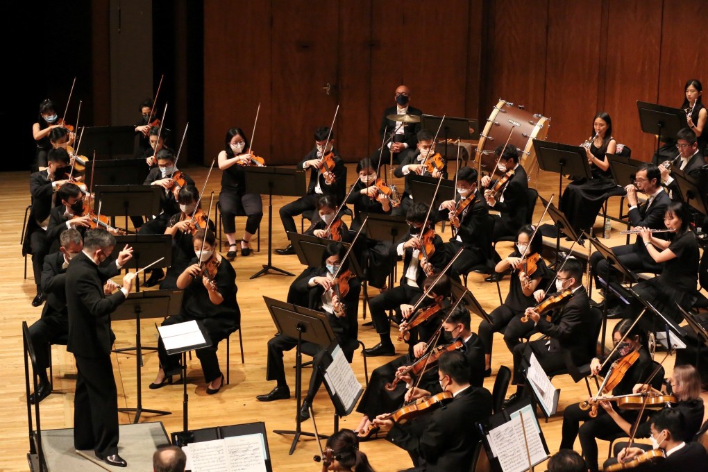 Ken Lam conducting the Hong Kong Sinfonietta in a concert of music by Samuel Barber, Prokofiev, Stravinsky and contemporary composer Anna Clyne at the Hong Kong City Hall Concert Hall on August 27, 2022. Photo: Hong Kong Sinfonietta