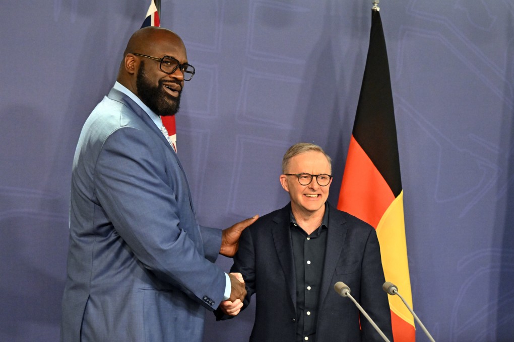 Former NBA star Shaquille O’Neal and Australian Prime Minister Anthony Albanese at a press conference. Photo: AAP/dpa