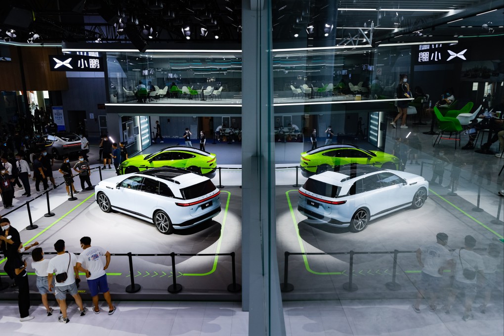 Visitors view cars from Xpeng Motors at the Chengdu Motor Show on August 26, 2022. More than 100 brands showcased some 1,600 cars at the show. Photo: Xinhua