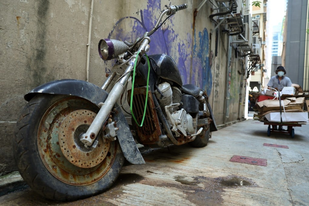 Hong Kong’s ombudsman has urged authorities to introduce tougher laws to combat abandoned vehicles. Photo: Yik Yeung-man