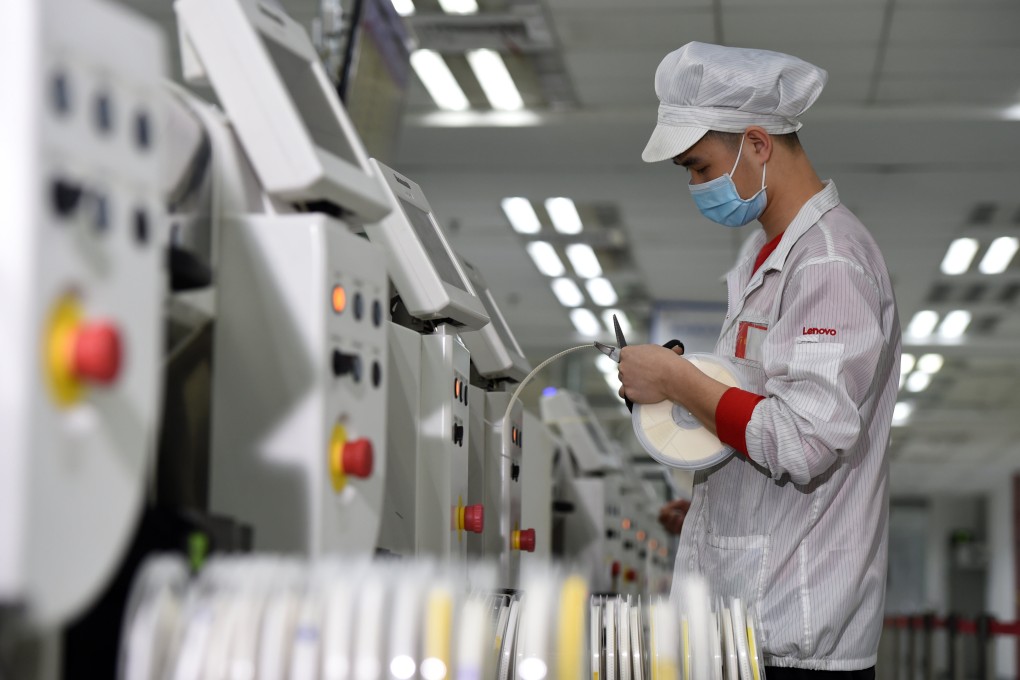 China’s Caixin/Markit manufacturing purchasing managers’ index (PMI) slid to 49.5 in August from 50.4 in July, data released on Thursday showed. Photo: Xinhua
