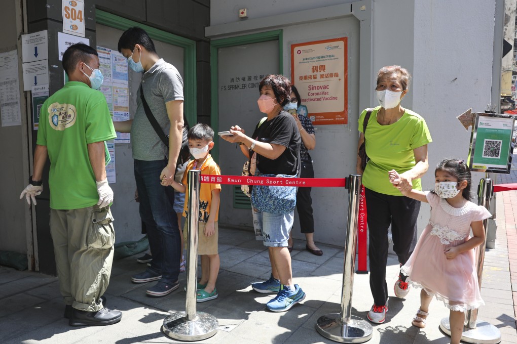 A pandemic adviser has called for vaccination rates to be raised further to enable quarantine-free travel. Photo: Edmond So