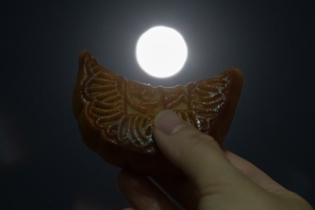 Opinion | Giving mooncakes at Mid-Autumn a recent trend in ...