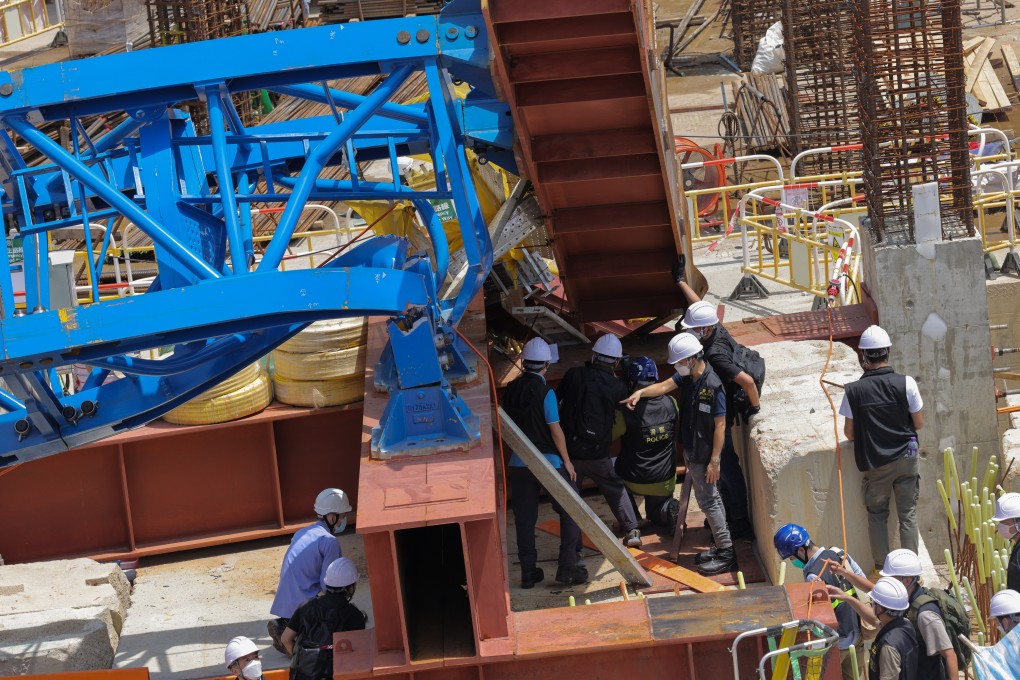 Police return to the scene of the tragedy on Thursday to gather evidence. Photo: Jelly Tse