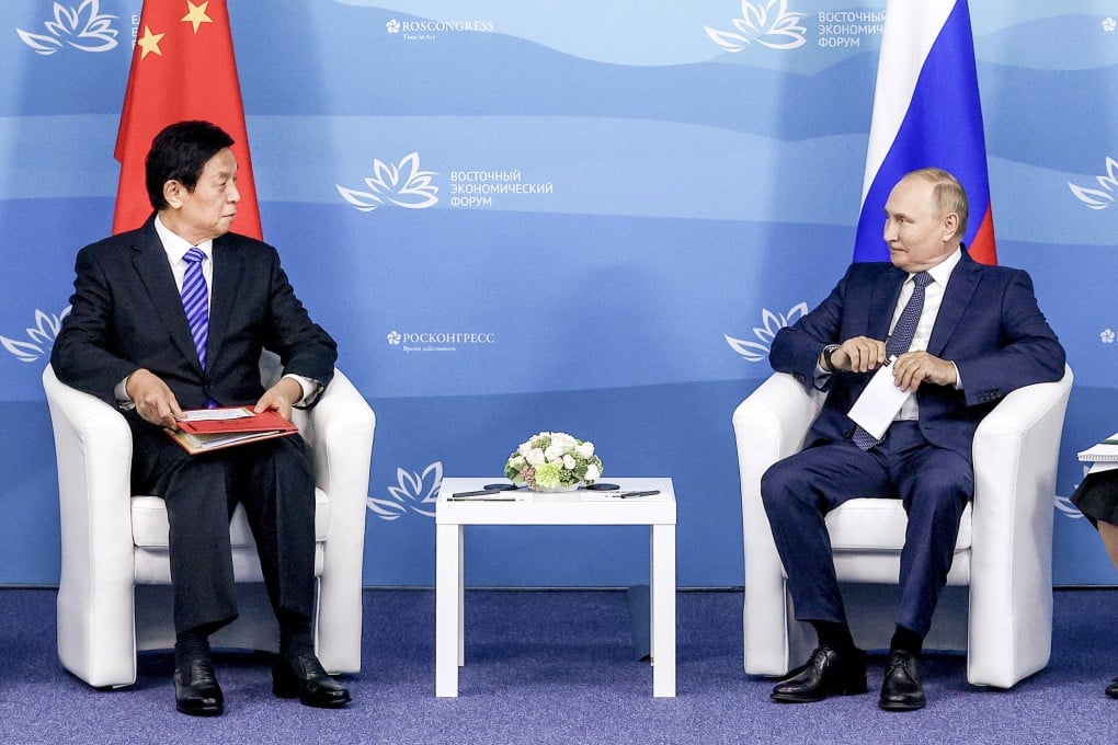 Li Zhanshu, the chairman of China’s National People’s Congress Standing Committee, in a meeting with Russian President Vladimir Putin in Vladivostok, September 7. Li told Russian lawmakers that both countries should look for more ways to cooperate amid Western sanctions. Photo: Xinhua