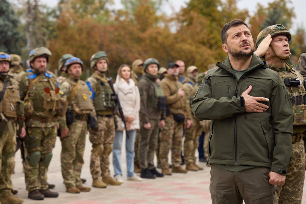Ukrainian President Volodymyr Zelensky taking part in the state’s flag raising in the de-occupied city of Izyum, Kharkiv region. Photo: AFP
