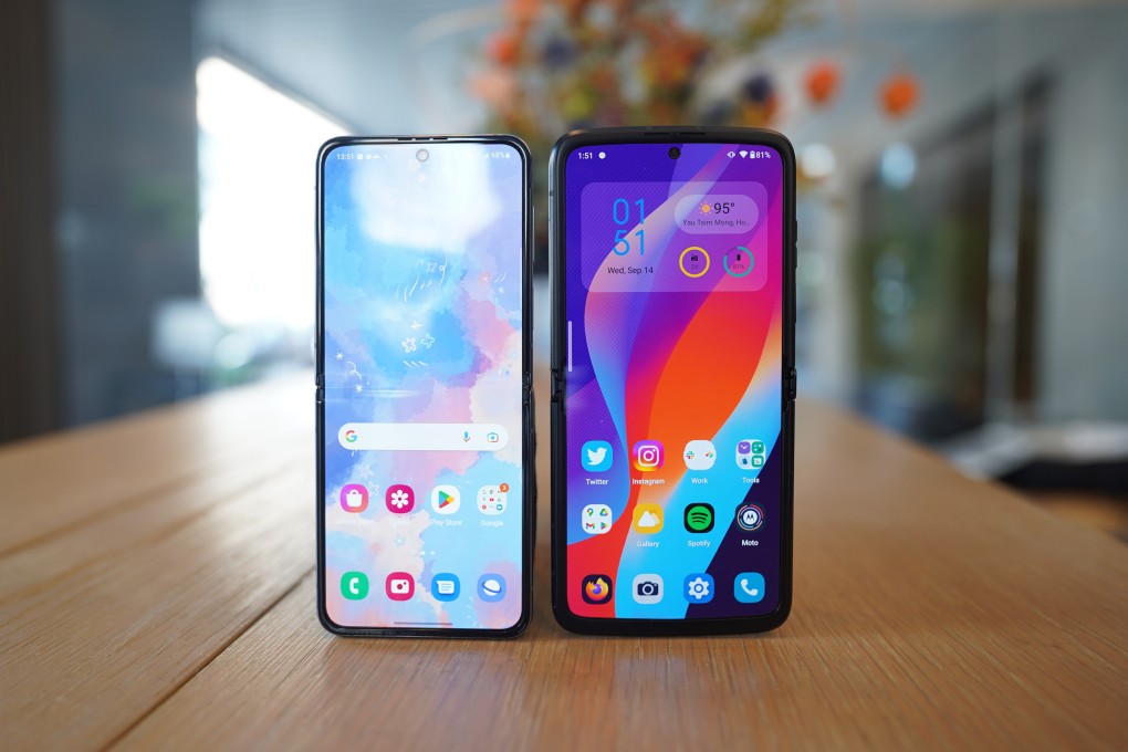 Motorola’s Razr 2022 (right) and Samsung’s Galaxy Z Flip 4. While the Razr’s cover display is bigger and more functional, the Flip 4 is the all-round better buy for its superior camera, UI and hinge. Photo: Ben Sin