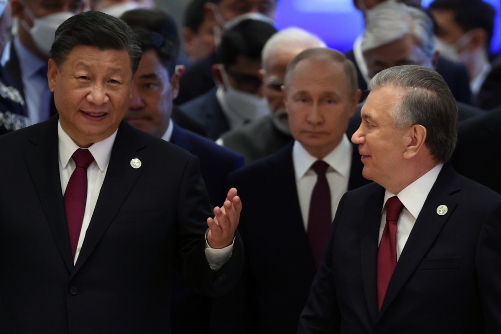 President Xi Jinping walks alongside Uzbek President Shavkat Mirziyoyev at the Shanghai Cooperation Organisation summit in Uzbekistan last week. Photo: EPA-EFE