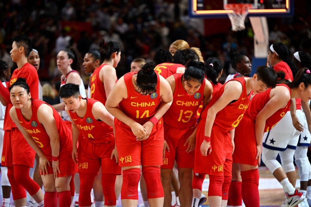 Chinese players bow to spectators after the Women’s Basketball World Cup group A game against the US in Sydney. Photo:“ AFP