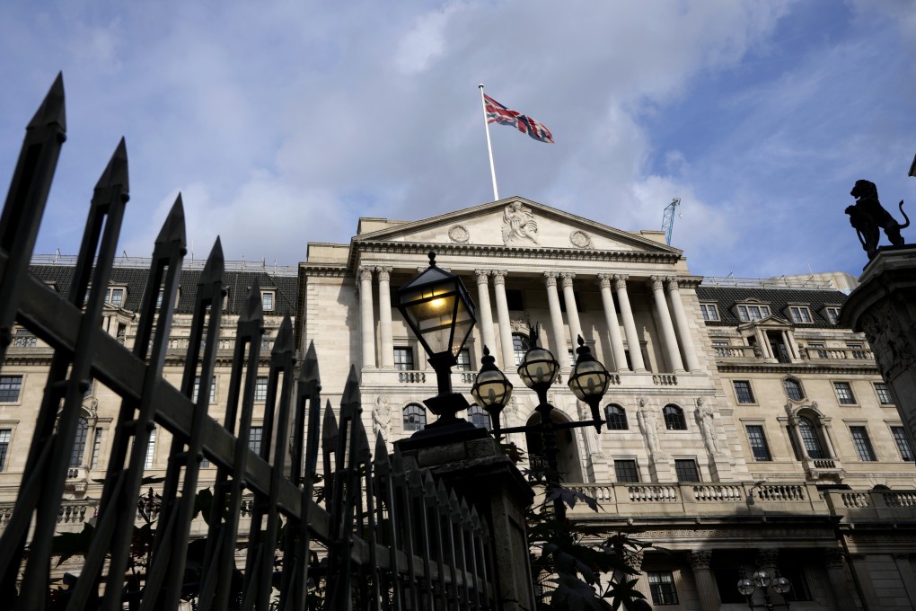 Bank of England intervenes in market to halt economic crisis | South ...