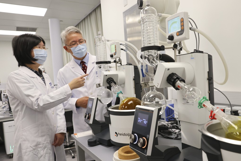Dr Zhu Lin, left, and Professor Bian Zhaoxiang Baptist University’s associate vice-president (Chinese medicine development). Photo: Dickson Lee