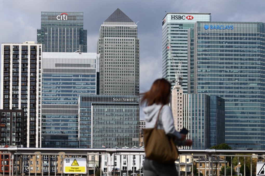 The falling value of the pound against the yuan is taking pressure off Chinese students in Britain, including a large student population. Photo: EPA-EFE