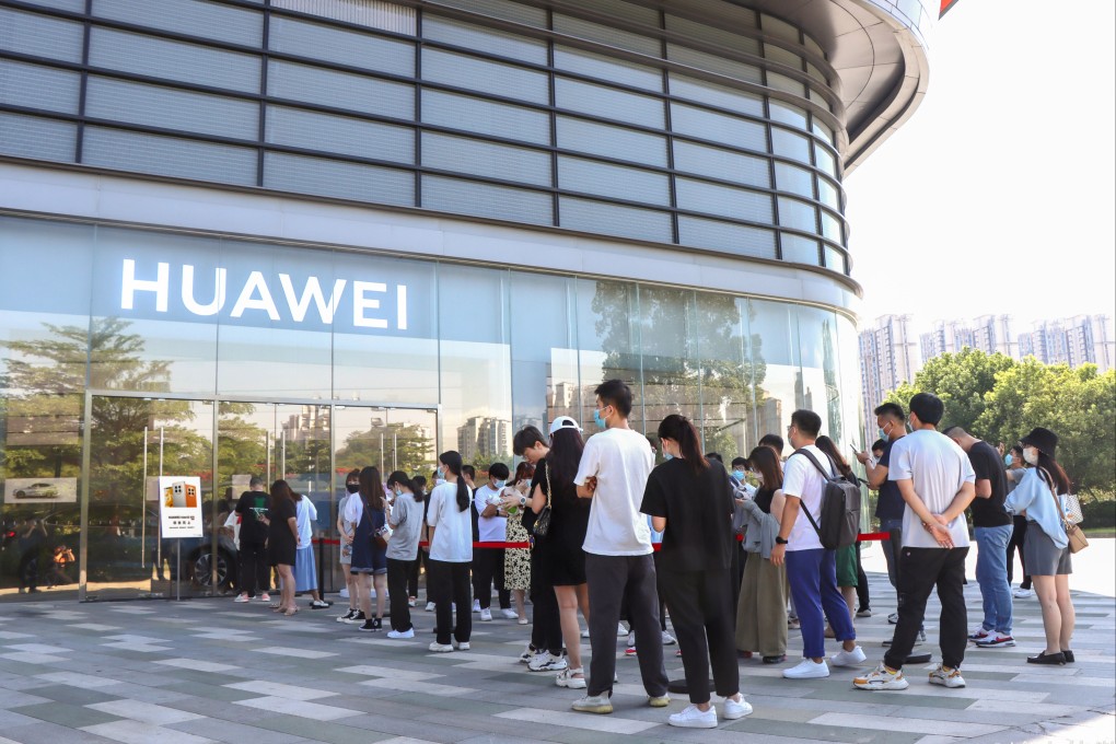 China’s smartphone industry has been battered in 2022. Photo: Weibo