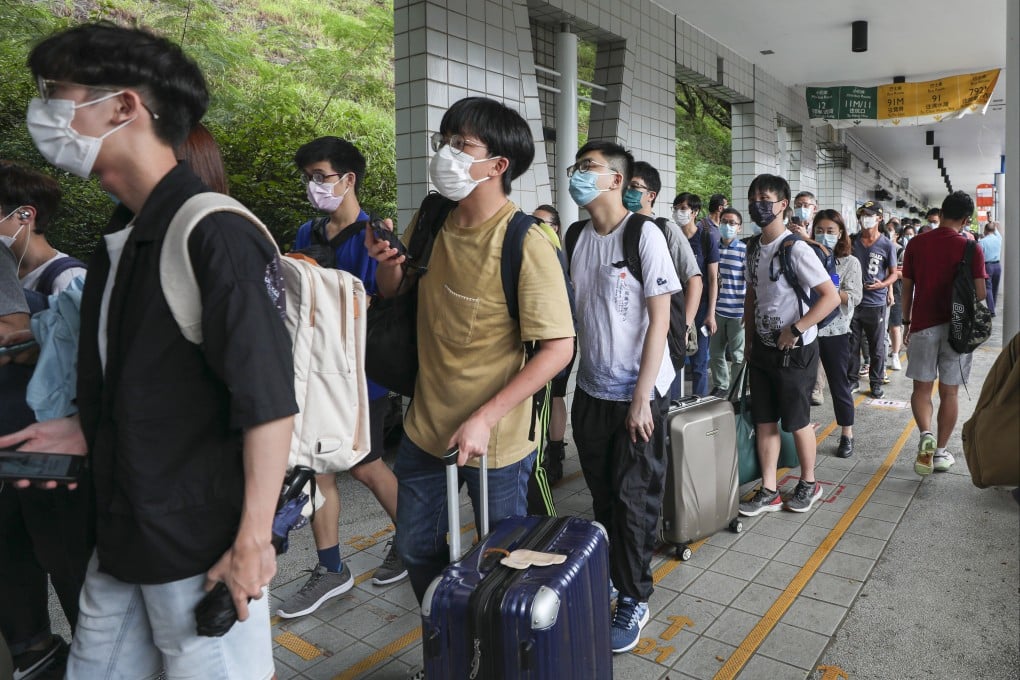 Students and faculty staff entering HKUST. Photo: Xiaomei Chen