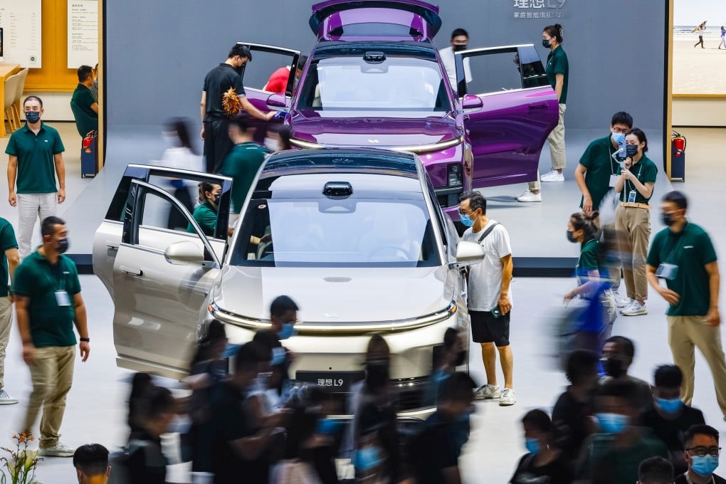 Visitors view cars from Li Auto at the Chengdu Motor Show 2022 in this file photo from August 26. Photo: Xinhua