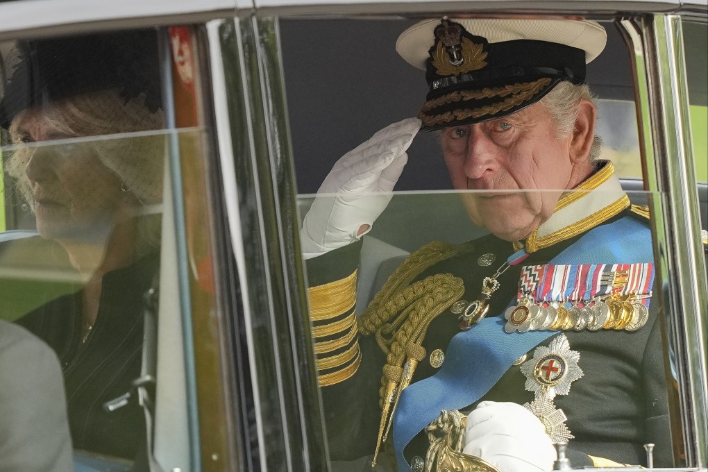 King Charles III salutes as he leaves Westminster Abbey following the state funeral service of Queen Elizabeth II in Westminster Abbey, September 19, 2022. Photo: AP