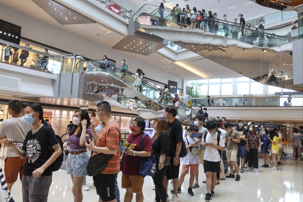 Crowd are seen at Festival Walk in Kowloon Tong. Photo: Edmond So
