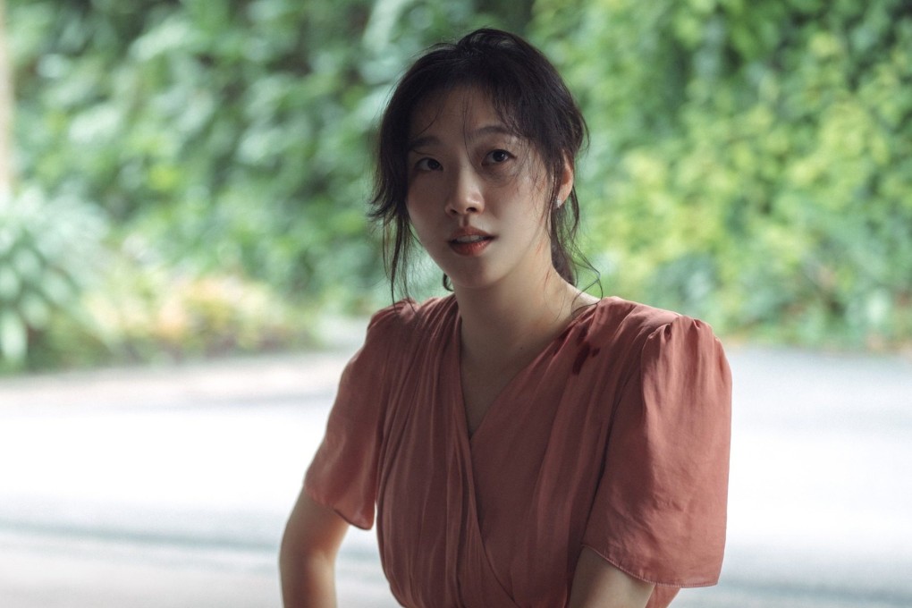 Kim Go-eun as Oh In-joo, one of the three sisters who are the protagonists of K-drama series Little Women, based loosely on the Louisa May Alcott novel.