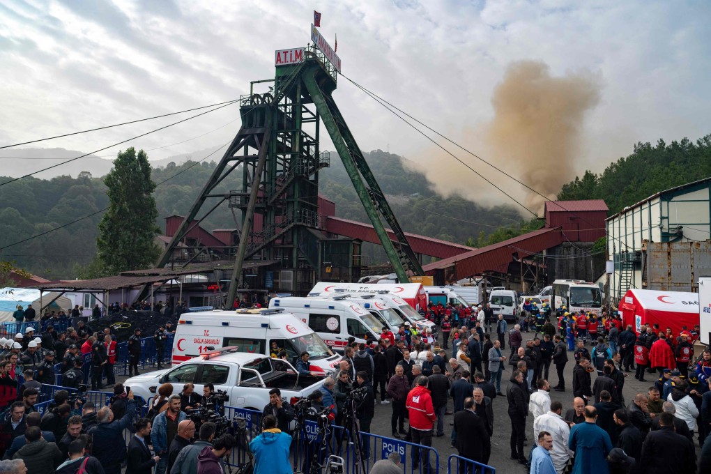 Rescuers desperately searched for signs of life on October 15 after a methane blast at a coal mine in northern Turkey killed at least 28 people and trapped dozens of others hundreds of metres underground. Photo: AFP