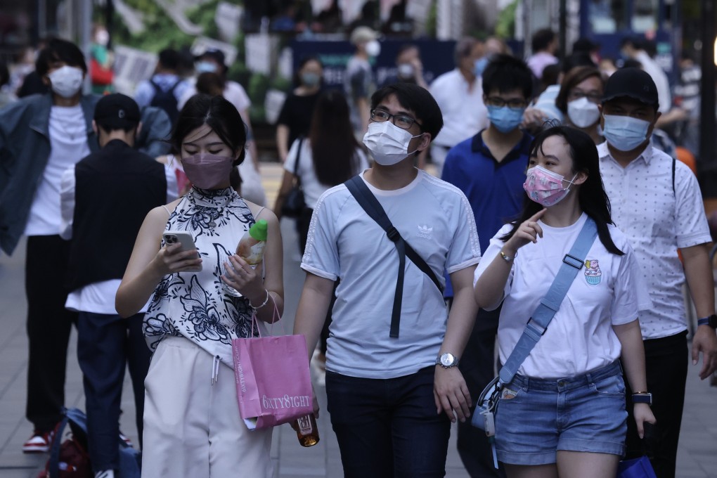 Shoppers in Causeway Bay. Photo: Jonathan Wong